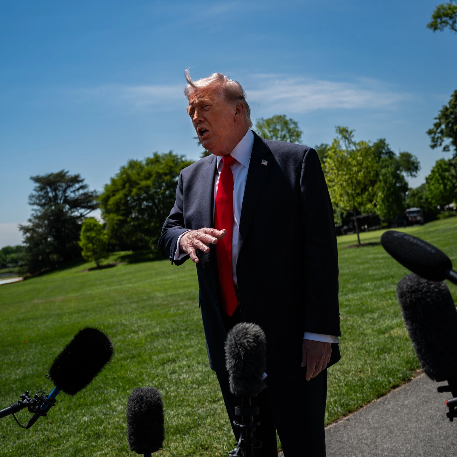 White House Eyes Vetting AI Models Before Public Release