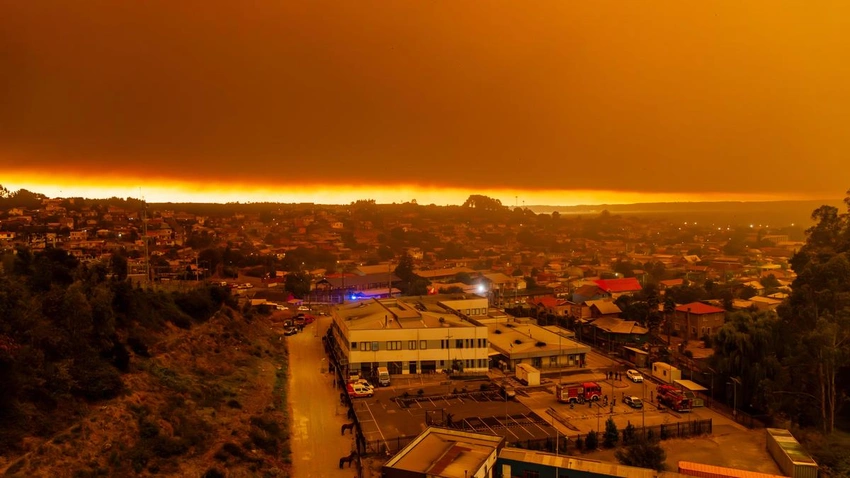 Chile Wildfires Kill 16, Evacuations Hit Thousands