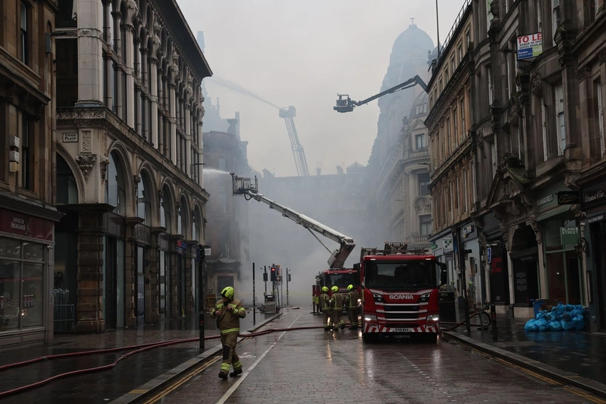 Glasgow Central shut as city rallies around fire-hit shops