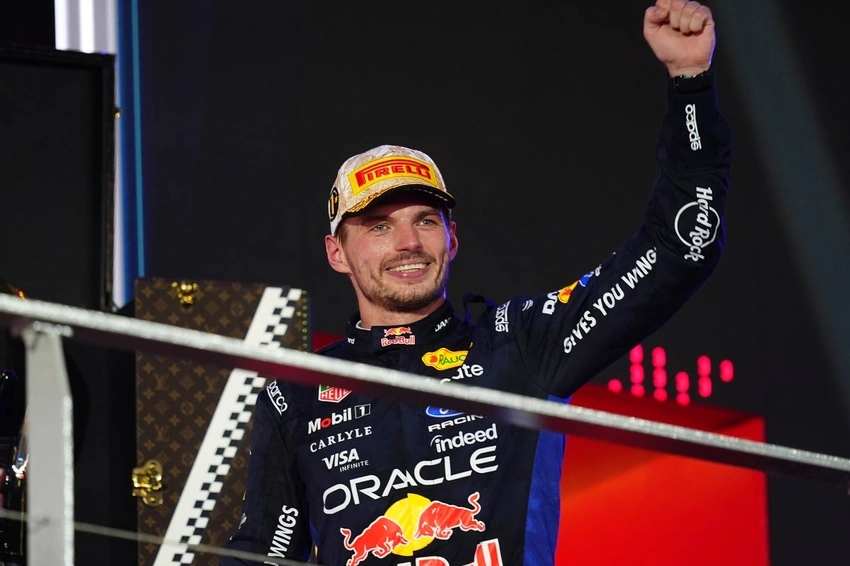 Hamilton's "Painful Lesson": Driver Apologizes After Ferrari Strategy Snafu in Singapore