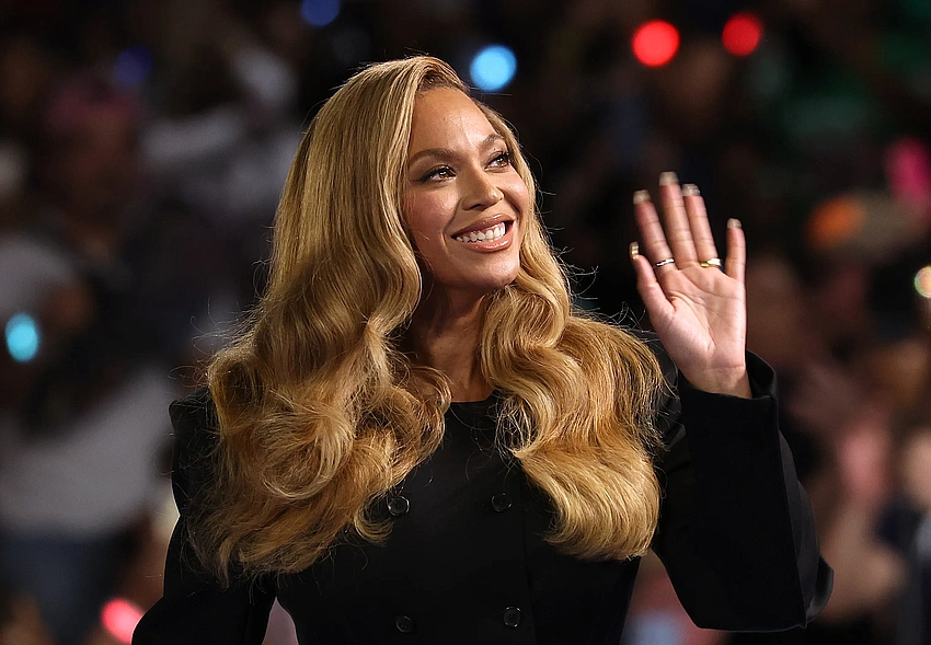Beyoncé Becomes a Billionaire, Joins Elite Musician Club