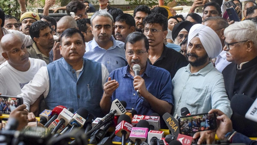 Delhi Slapgate: FIRs Filed, Political Tensions Soar!