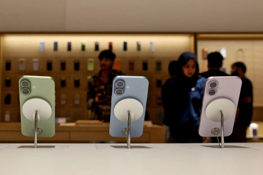 Apple can’t meet iPhone demand as memory, chip crunch slows output