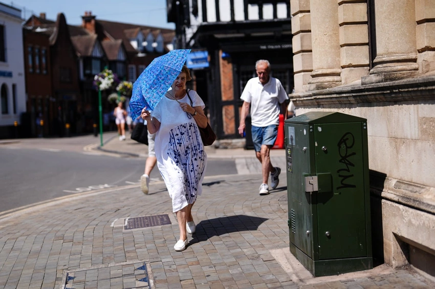 UK Braces for Record Heatwave: Schools May Close as Temps Hit 40C! 🔥