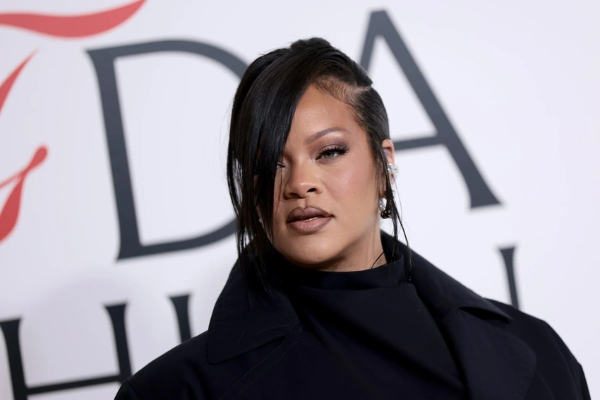 Rihanna's Beverly Hills home shot at; woman arrested