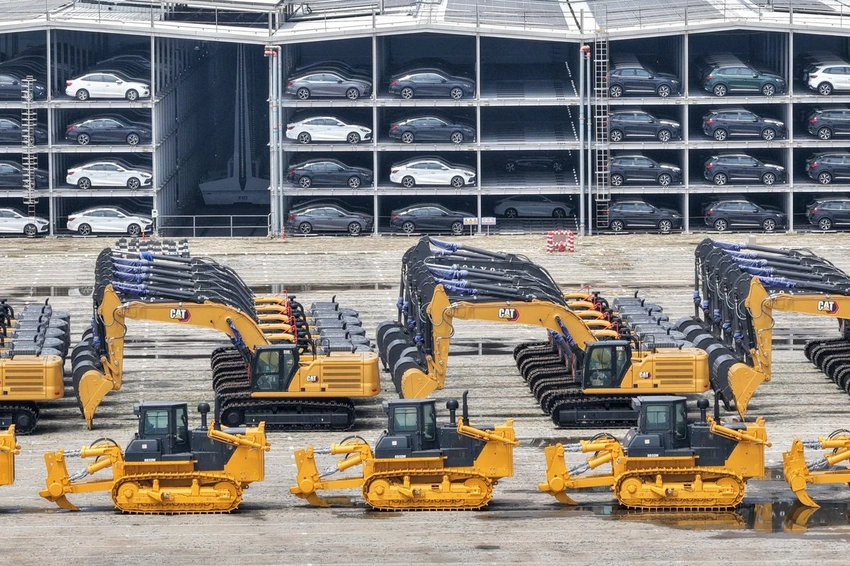 China's Economy Slows: Domestic Demand Weakens Amid Global Pressures!