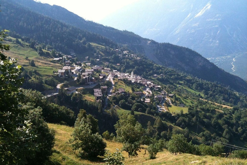Tragedy in Swiss Alps: Two Brits Among Three Dead in Plane Crash