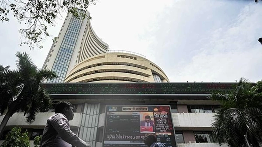 Nifty Dips Below 24,000 as IT Stocks Lead Selloff; Outlook Sees Consolidation