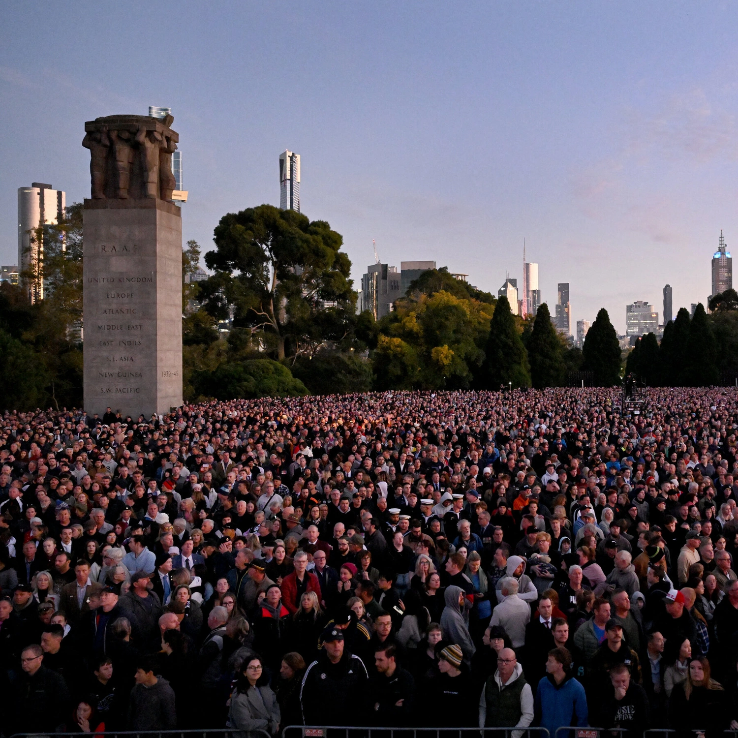 Indigenous speakers booed as Anzac Day dawn services face protests