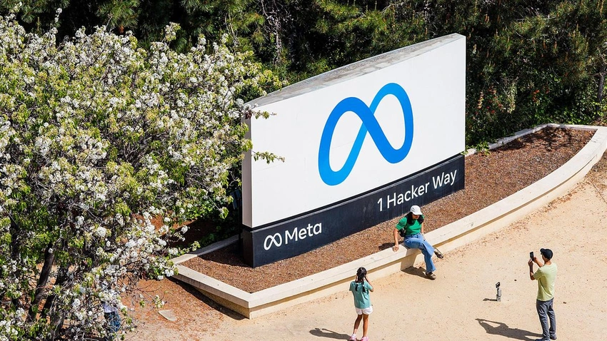 Meta’s AI Spending Spurs Investor Caution as Shares Slide