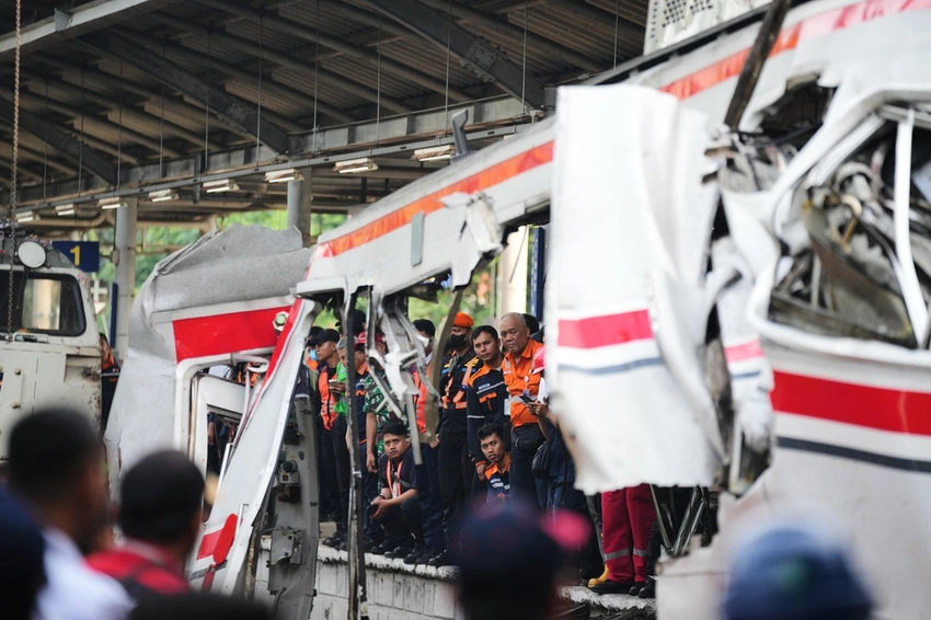 Indonesia train crash near Bekasi leaves seven dead, 80+ injured
