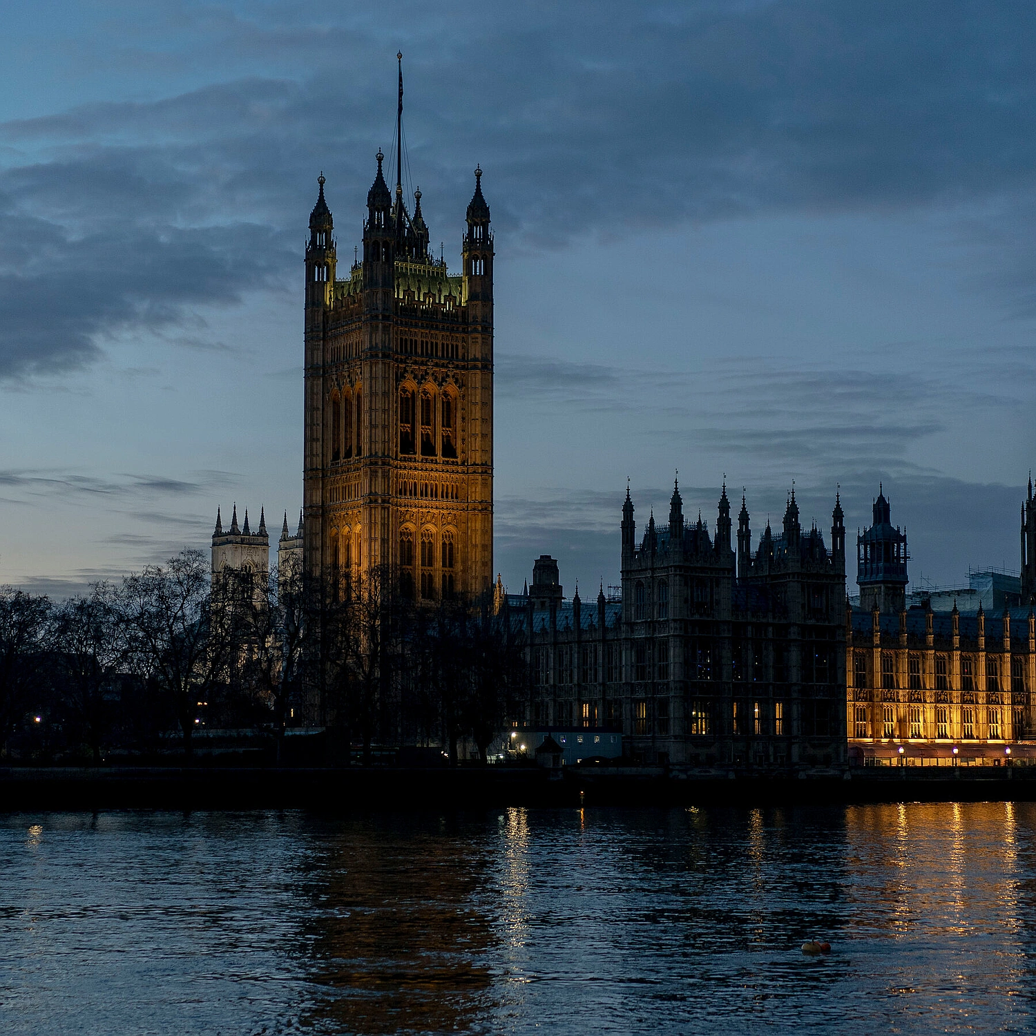 MI5 Warns MPs Over Chinese Espionage Tactics on LinkedIn and Headhunters