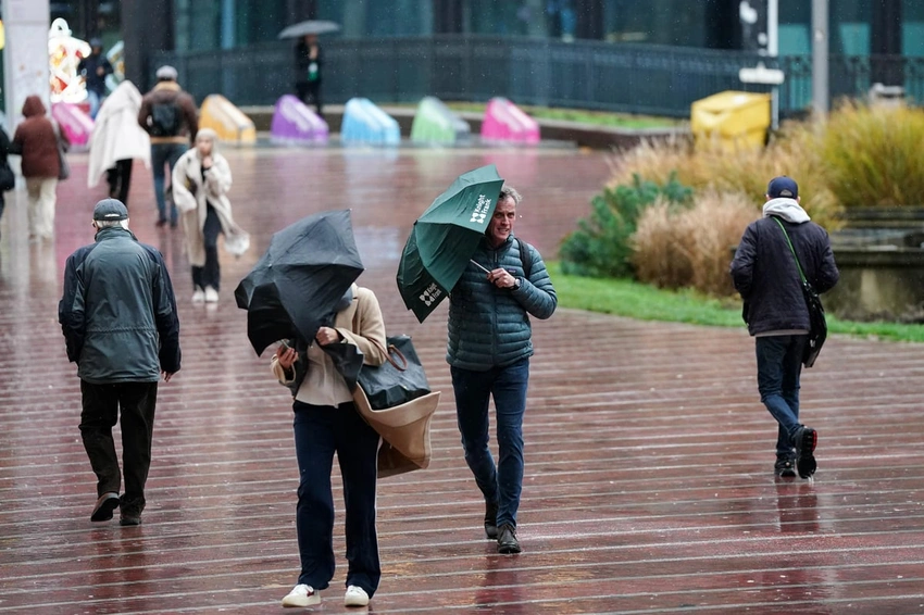 Storm Dave to ease as warnings lifted on Easter Sunday
