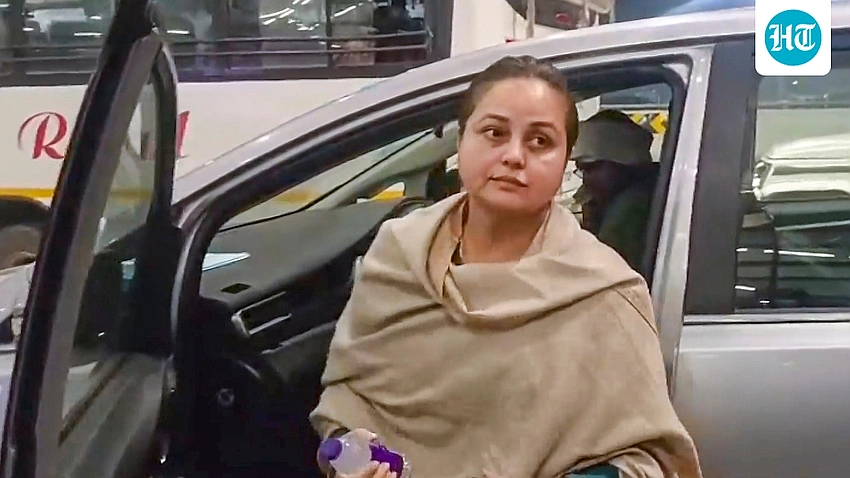 Rohini Acharya's Exit Sparks Lalu-Yadav Family Feud