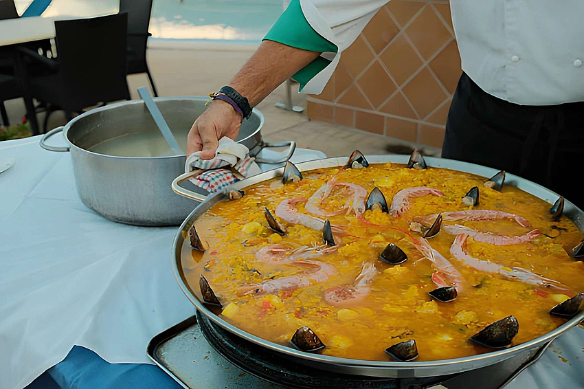 How a Cooking Class in Barcelona Helps You Master Traditional Spanish Recipes