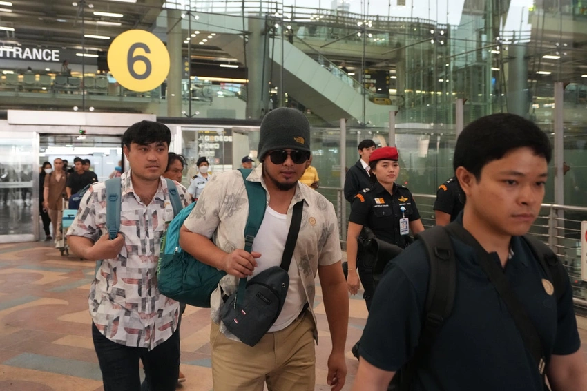 Thai Sailors Return Home After Mayuree Naree Attack in Hormuz Strait