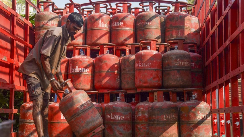 Commercial LPG Cylinder Price Up by ₹49 Ahead of Budget 2026
