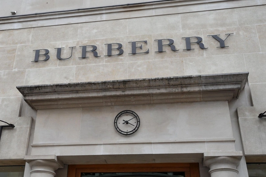 Burberry's Turnaround Soars! Retail Revenue Up 5% Despite Global Tensions
