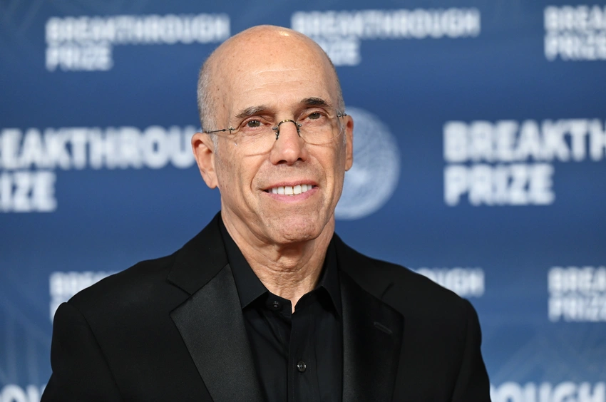 Hollywood's AI Paradox: Tool or Terror? Industry Titan Weighs In