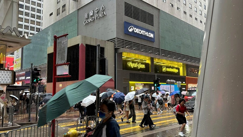 Typhoon Noul Lashes China: 340,000 Evacuated, Flights Grounded!