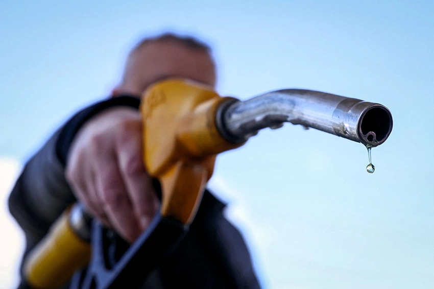 Gas Prices Pinch Americans as Iran War Pressure Lingers