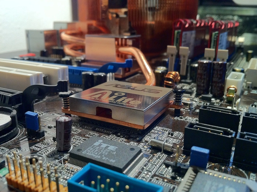 Wired for Precision: The 7 Best PCB Design Software Tools Every Engineer Should Know
