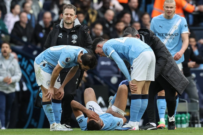 Arsenal shaken by City defeat as dressing room reacts to title doubt