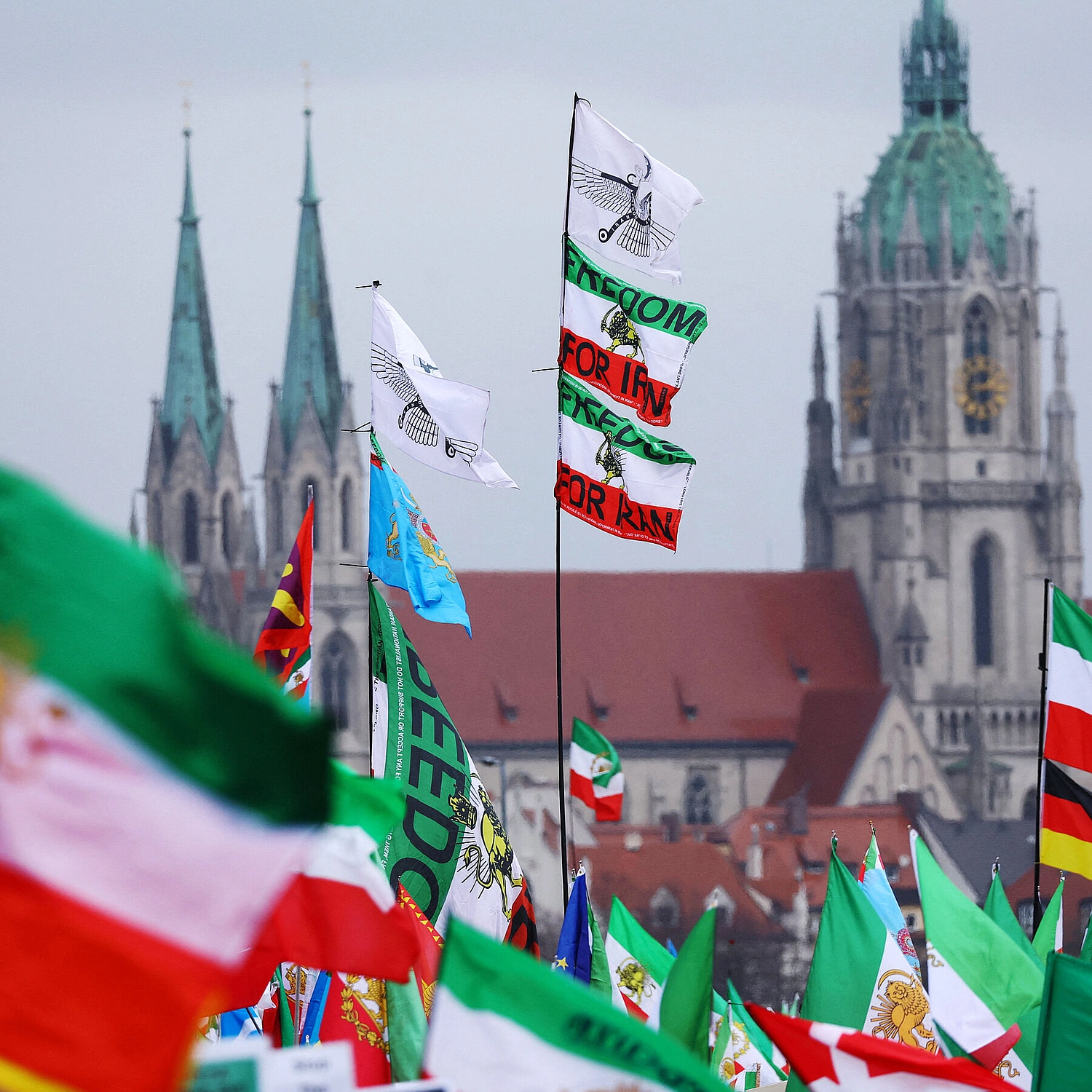 250K Rally in Munich as Reza Pahlavi Urges Iran Change