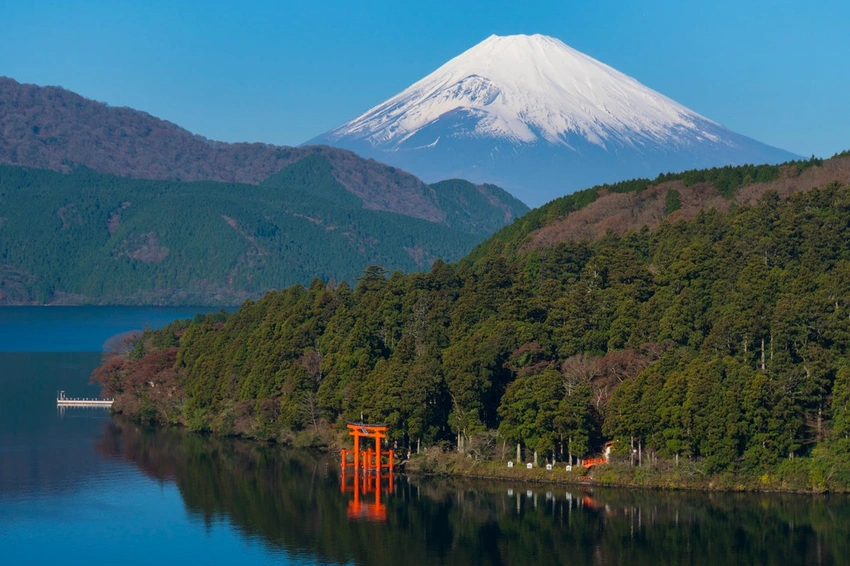 Mount Fuji Father Leaves 7-Year-Old Son Alone on Mountain
