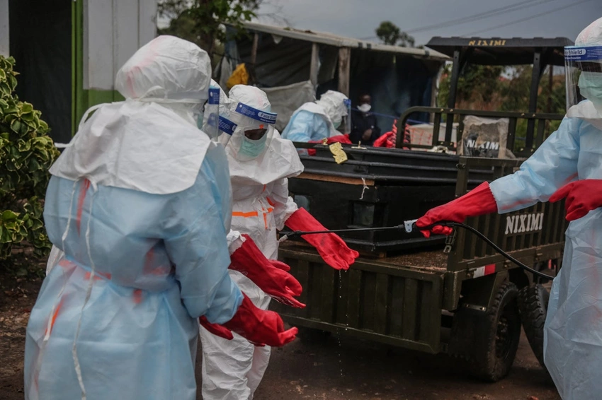 Oxford Scientists Fast-Track New Ebola Vaccine for Deadly Outbreak