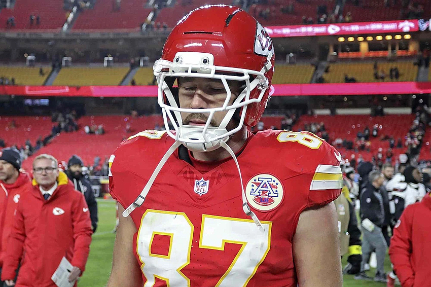 Taylor Swift Backs Travis Kelce in KC, Bundled in a $5K Coat