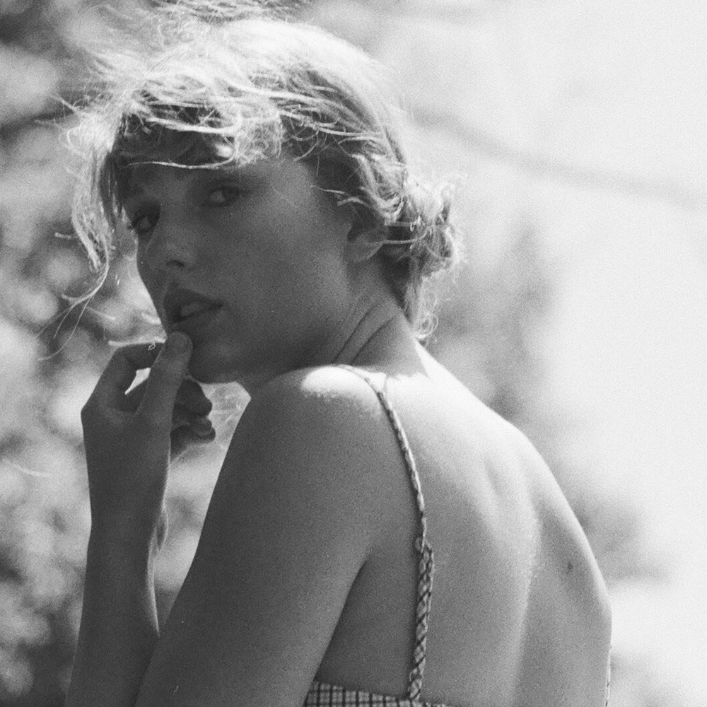 The Legacy  of Folklore: Taylor Swift and the Sound of 2020s