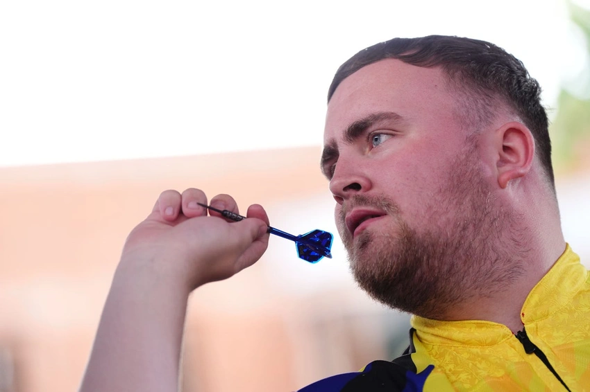 Littler's Quest for Darts Finals: A Modest Start in Leicester!