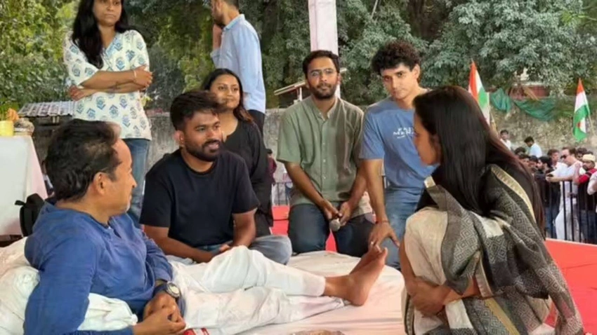 “3 Idiots” Actor & Leaders Urge Sonam Wangchuk to End Hunger Strike
