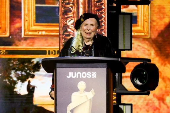 Why Joni Mitchell’s Juno Moment Is The Generational Bridge Music Needs Right Now
