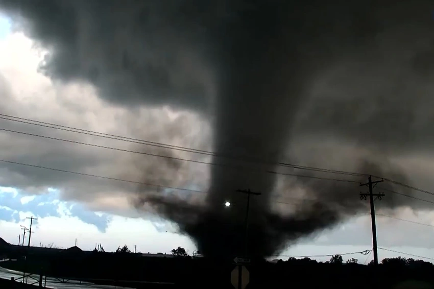 Tornado Rips Through Enid, Oklahoma, Damaging Homes and Shutting Roads