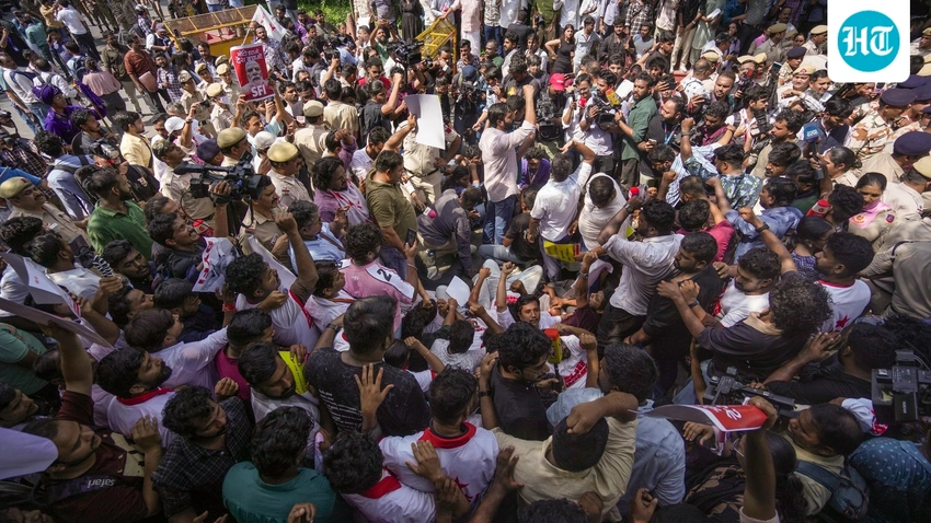 Internet Shutdown & Metro Closures Hit Delhi Amid Jantar Mantar Protest