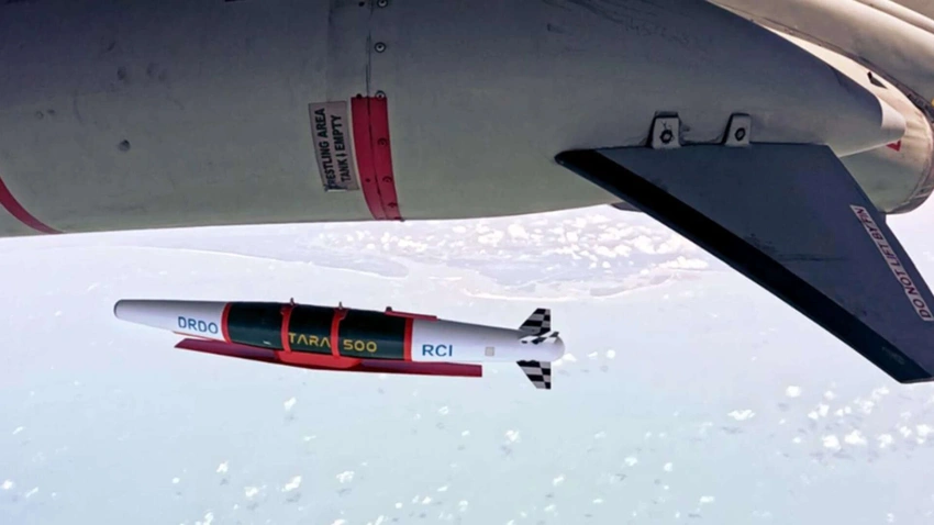Maiden flight of India's TARA glide weapon off Odisha coast