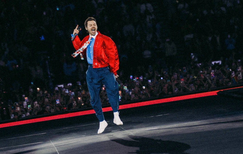Harry Styles Hilariously References Taylor Swift's MSG 'Wedding'!