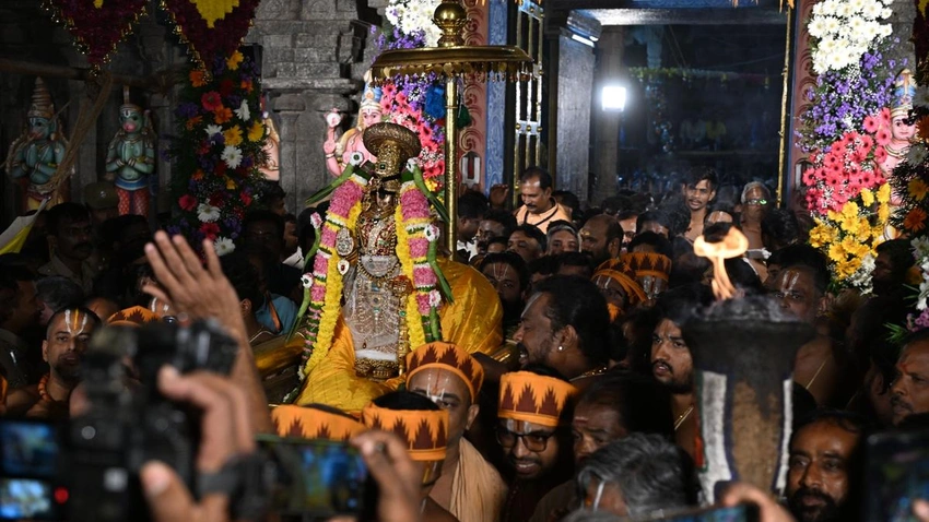 Tirupati crowds surge for Vaikunta Ekadasi as token darshan begins