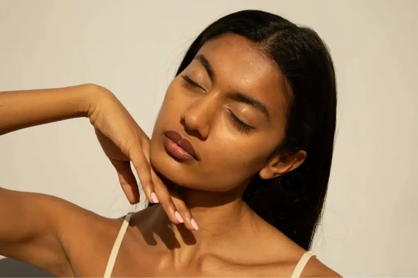 Why Your Skin Feels Oily and Dry at the Same Time: The Moisture Paradox Explained
