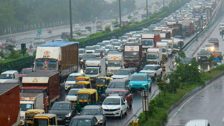 Delhi Drowns: Wettest August Start in 16 Years Triggers Citywide Chaos! 🌧️