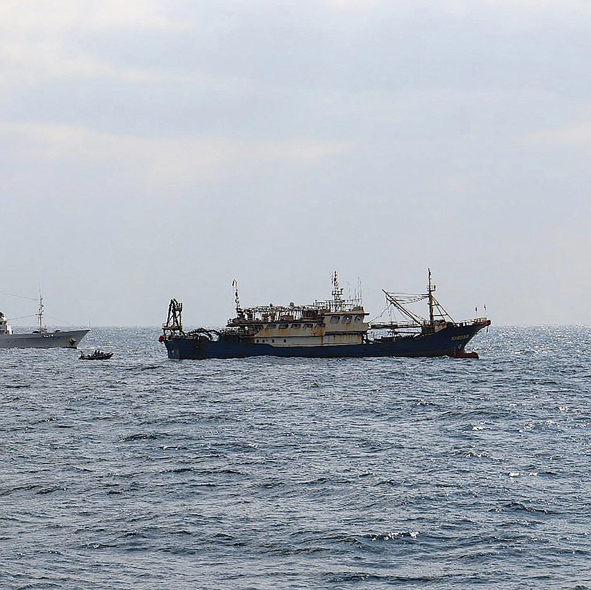 Japan Seizes Chinese Fishing Vessel in East China Sea Amid Tensions