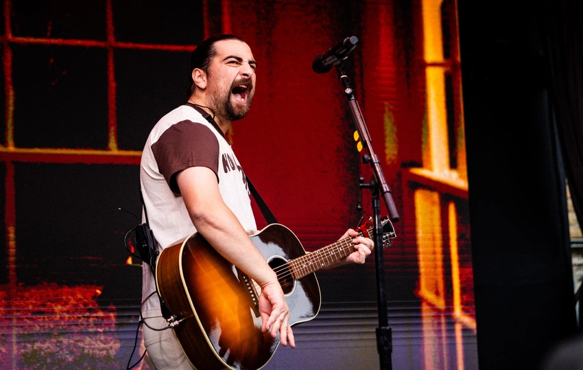 Noah Kahan's Plea: When Fan Devotion Becomes Disrespect
