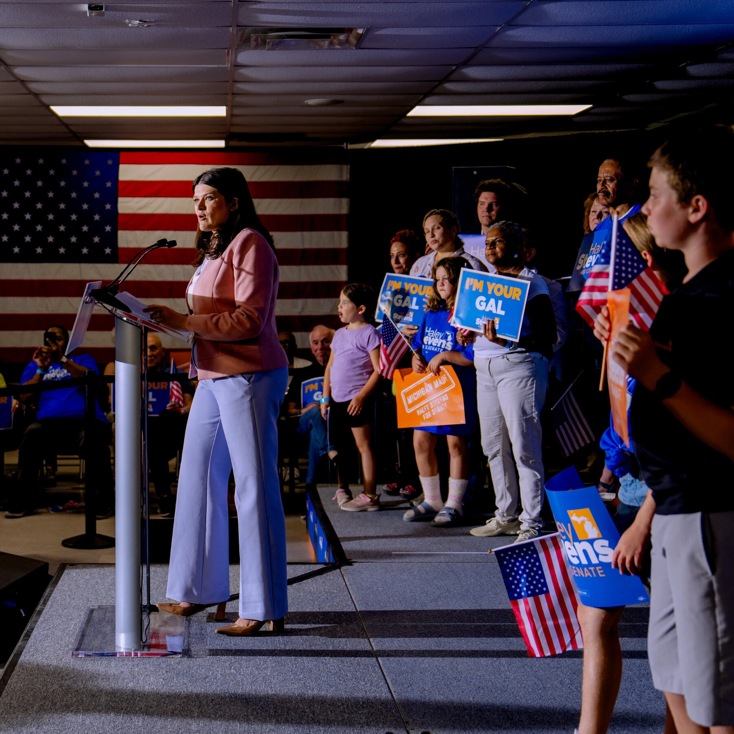 Michigan Senate Race Heats Up: Progressives Eye Big Win, Party Tensions Rise