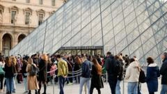 Louvre Reopens After Brazen Jewels Theft in Broad Daylight