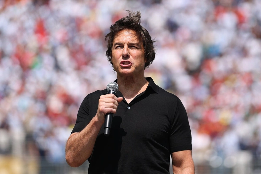Tom Cruise Inspires Unity at World Cup Closing Ceremony!