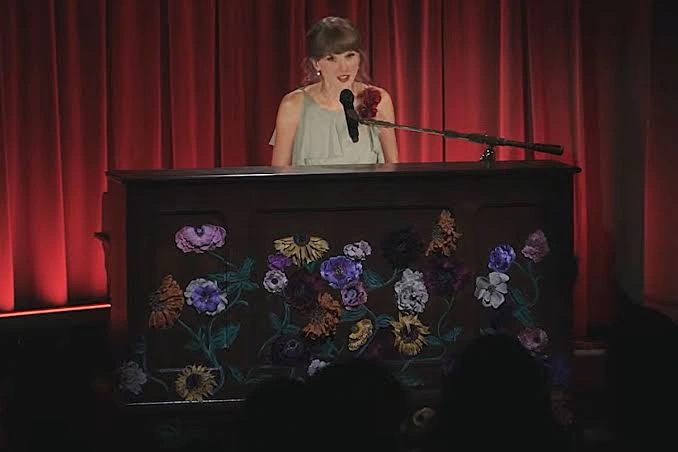 Is Taylor Swift Plotting a Return to Her Country Roots?