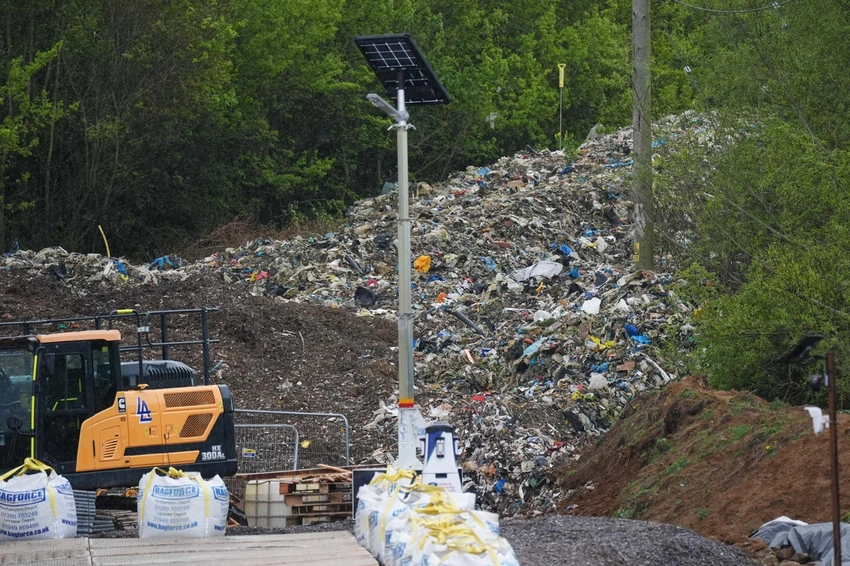 £7.3m cleanup to clear illegal waste dump by River Cherwell