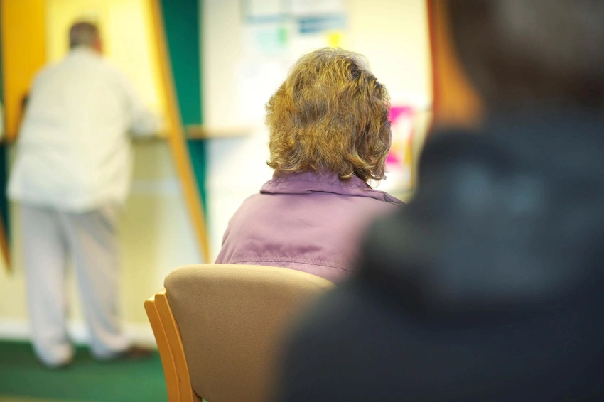 Yorkshire's AI GP struggles with local accents! Patients left frustrated 🤦‍♀️